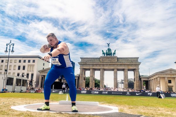 Timo Northoff (TV Wattenscheid 01) beim Kugelstossen waehrend der deutschen Leichtathletik-Meisterschaften auf dem Pariser Platz am 24.06.2022 in Berlin